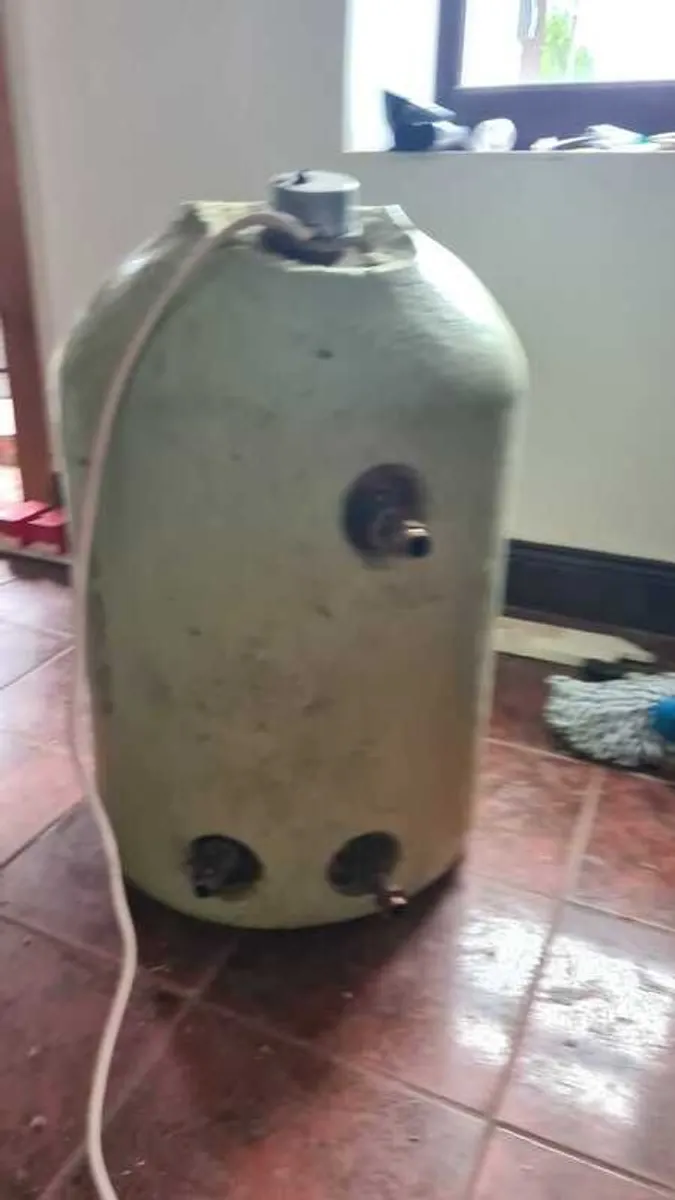 Insulated Hot water Immersion Tank - Image 1