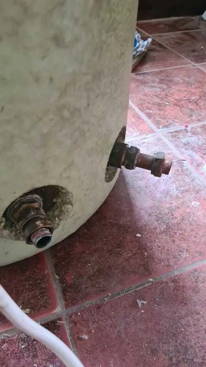 Insulated Hot water Immersion Tank - Image 3