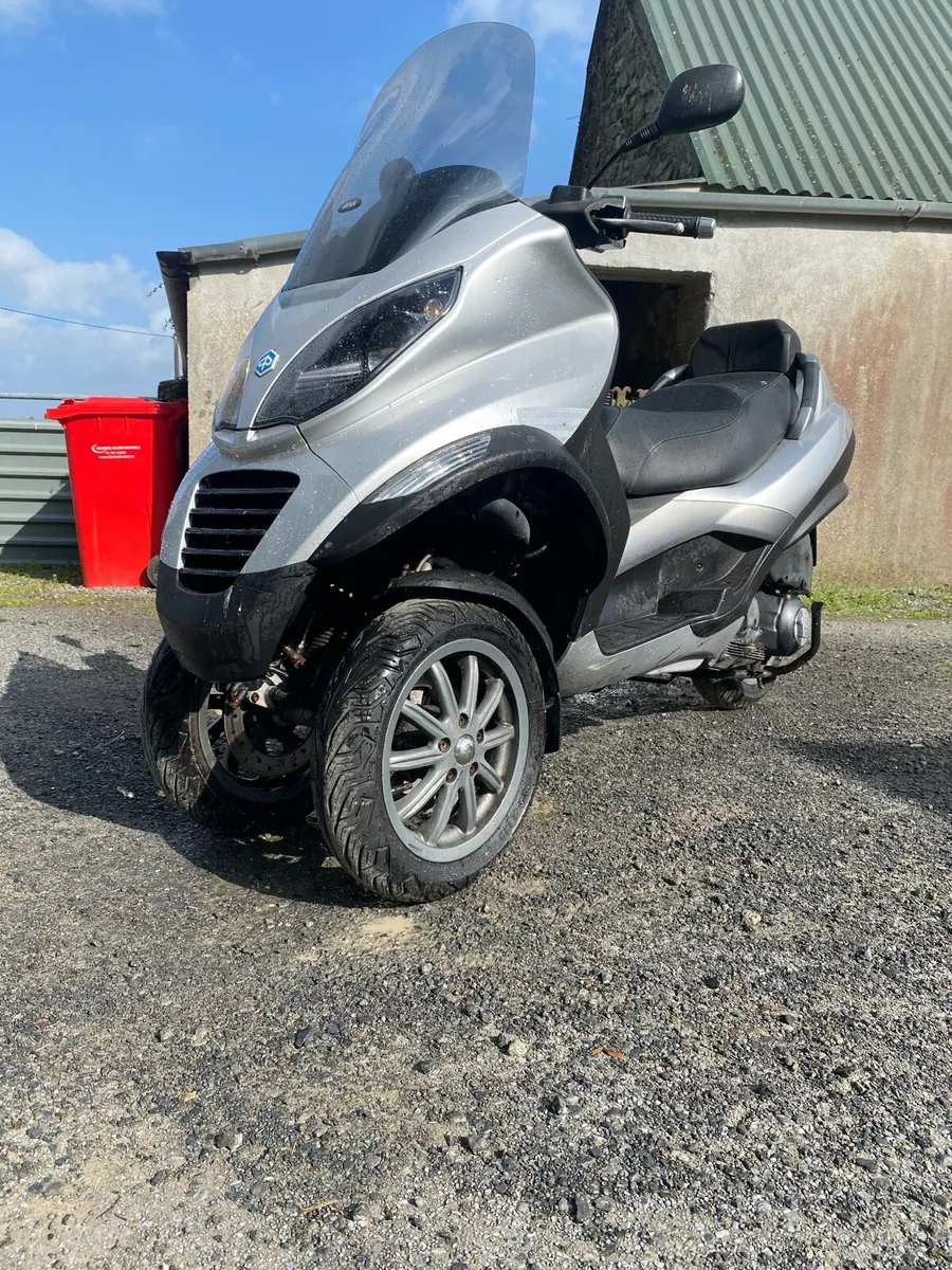 Piaggio mp3 very low mileage - Image 2