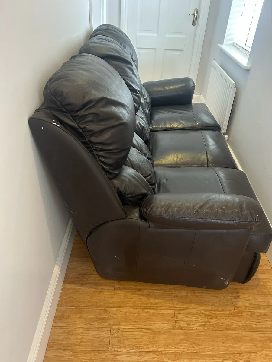 3 seater leather couch - Image 2