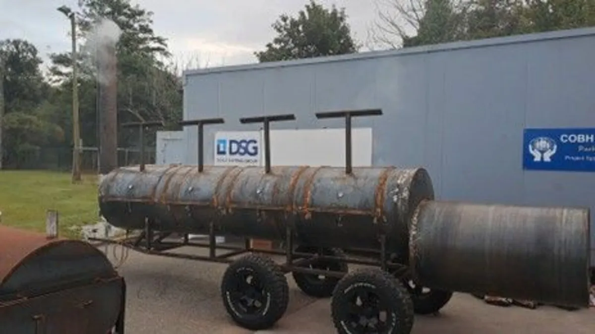 BBQ smoker - Image 1
