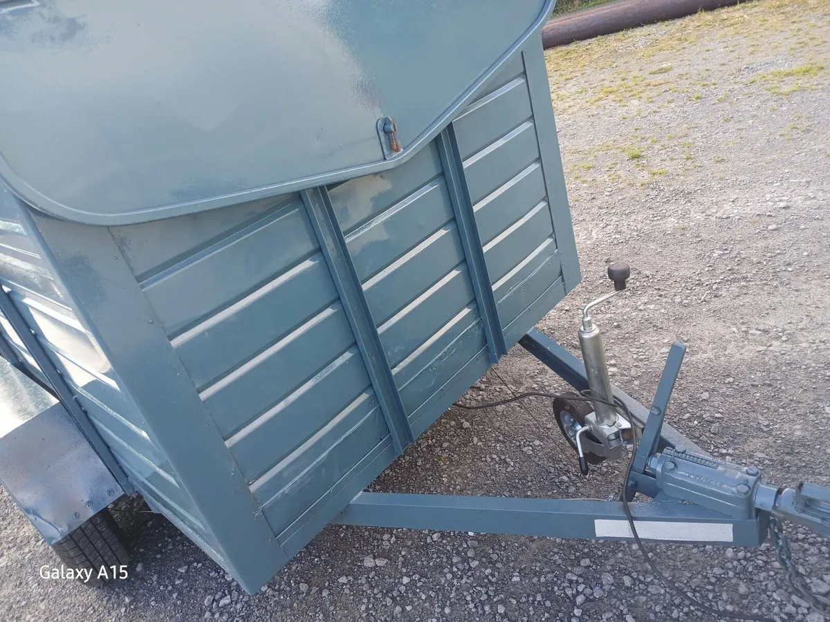 Cattle box - Image 4