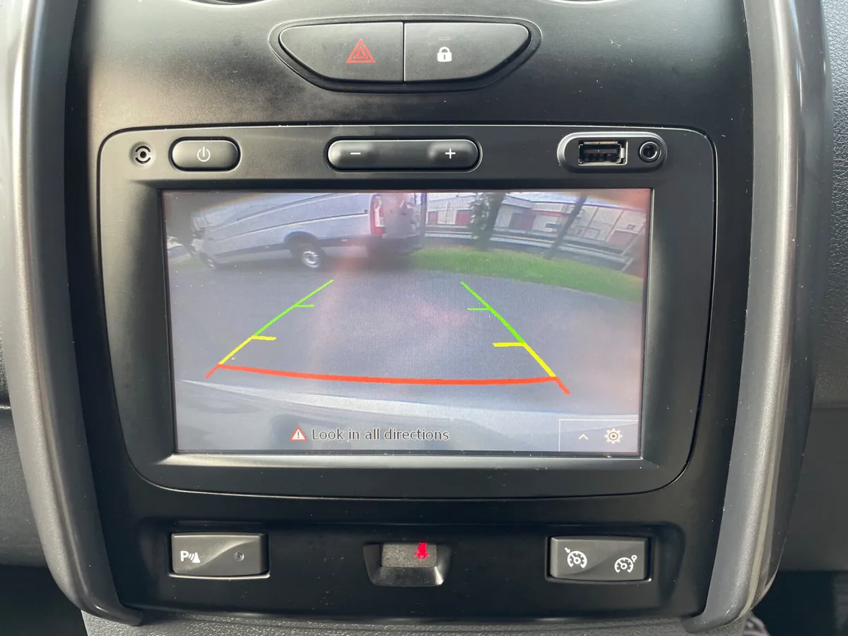 PRESTIGE 1.5 DCI - 4X4 - REVERSE CAMERA -BLUETOOTH - Image 3