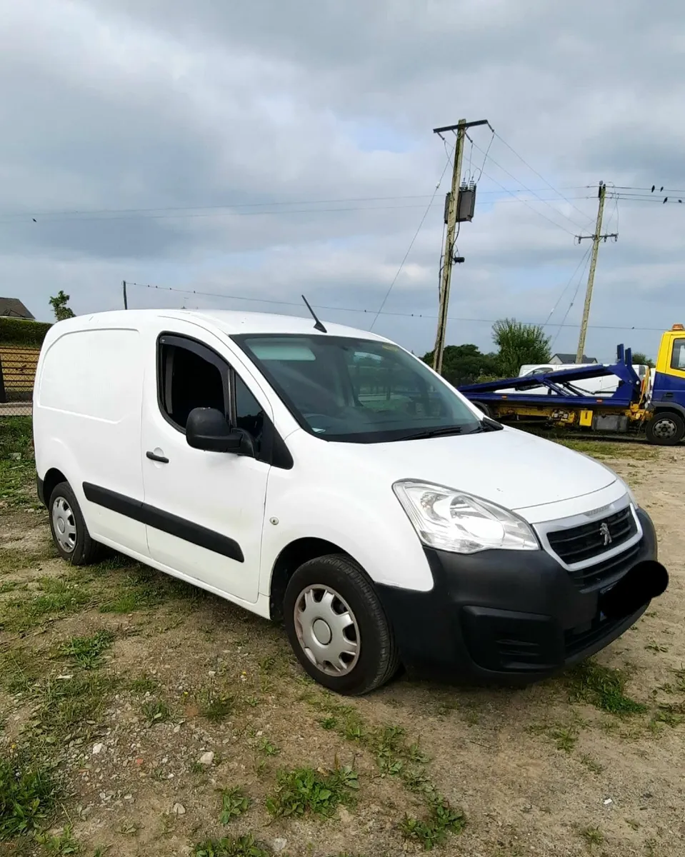 2017 Peugeot Partner - Image 1
