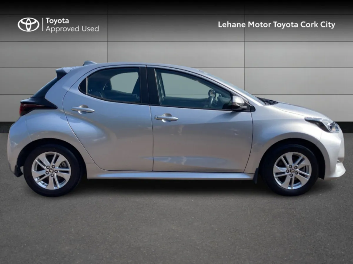 Toyota Yaris HYBRID LUNA 4DR AUTO - Image 3