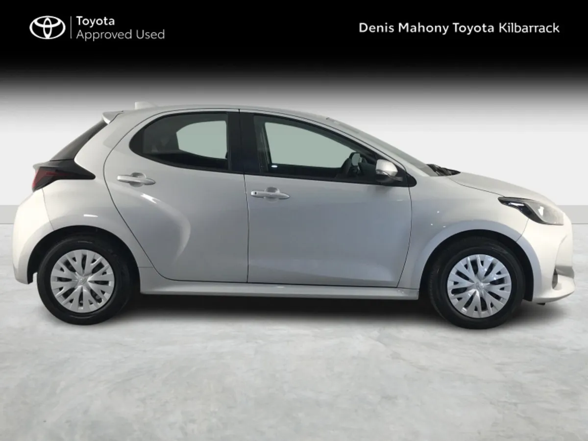 Toyota Yaris Yaris Aura - Image 3
