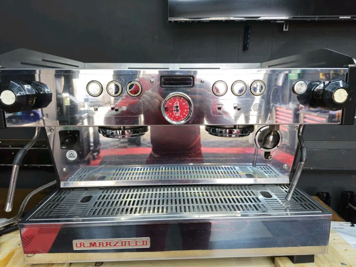 La Marzocco Linea PB 2021 with warranty - Image 1