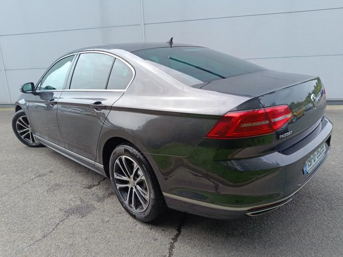 Volkswagen Passat 2.0 TDI 150HP R Line - Image 3