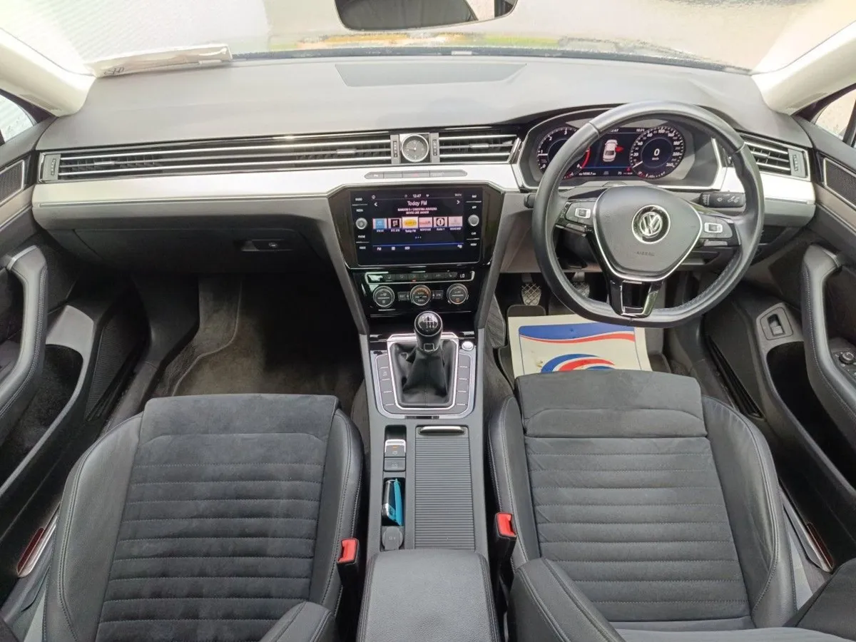 Volkswagen Passat 2.0 TDI 150HP R Line - Image 4