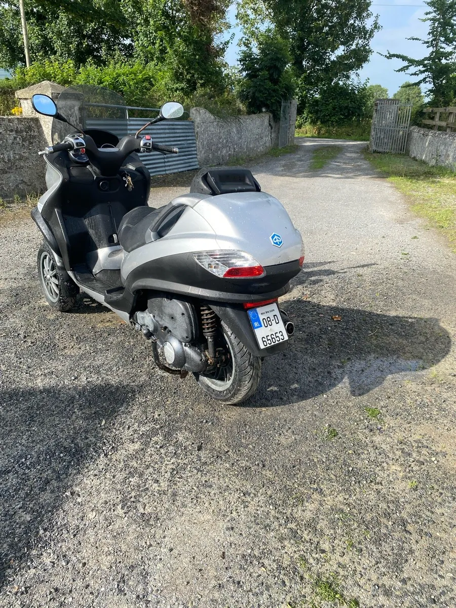 Piaggio mp3 low mileage - Image 3