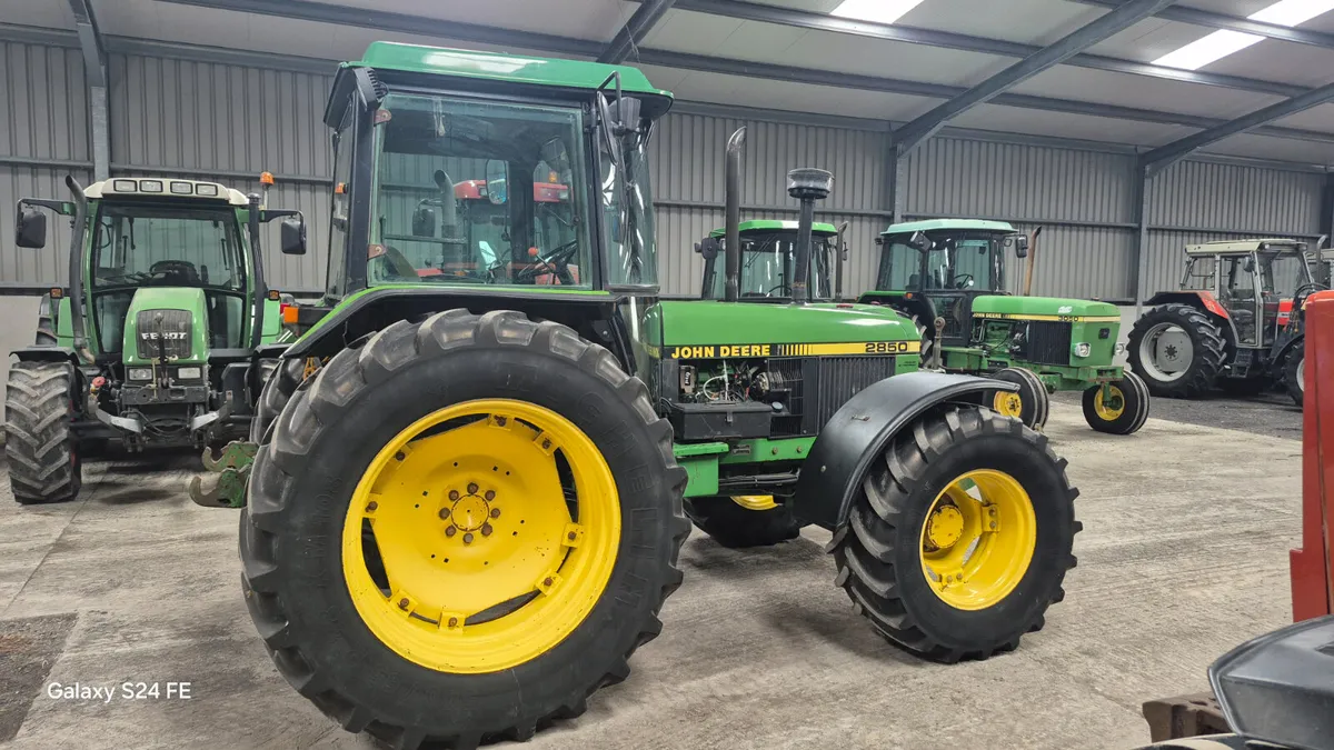 John Deere 2850 - Image 4