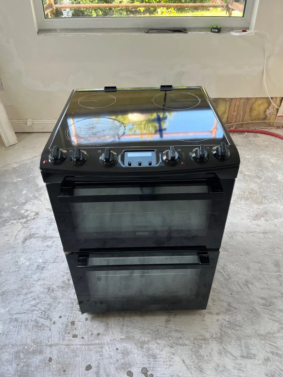 Cooker & Hob - Image 1
