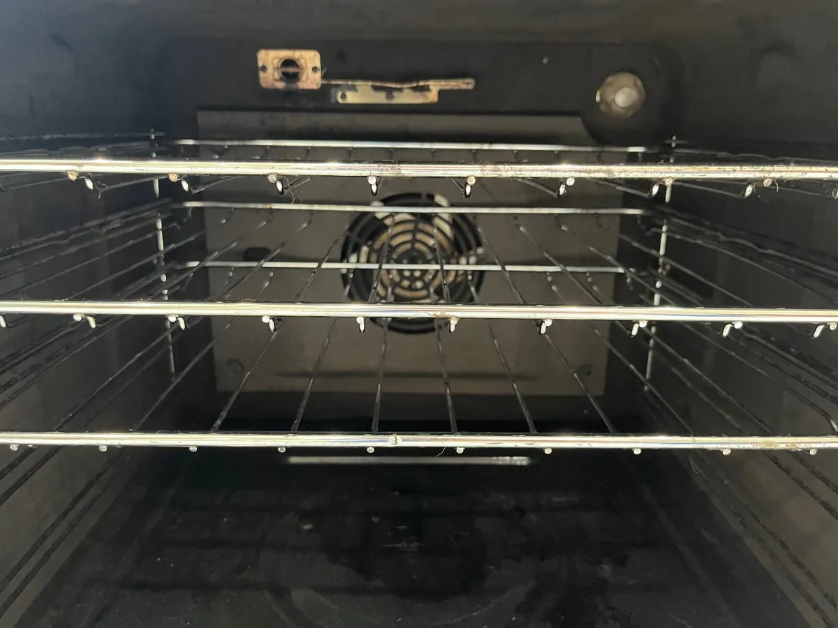 Cooker & Hob - Image 2