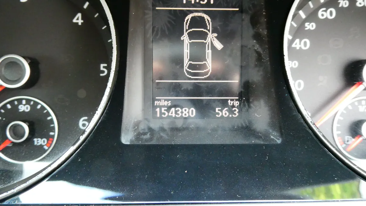 Volkswagen Passat 2011 - Image 3