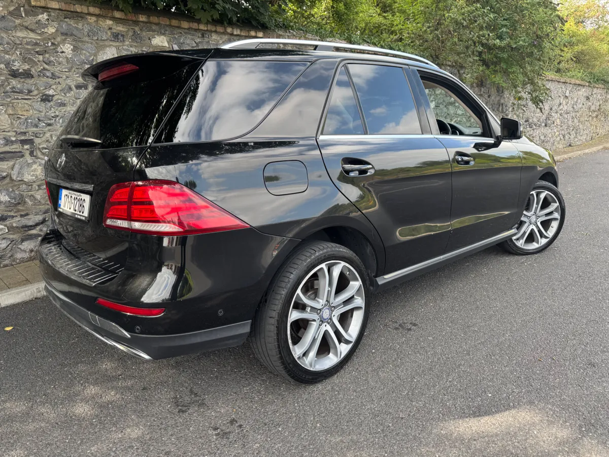 Mercedes-Benz GLE 2017 - Image 4