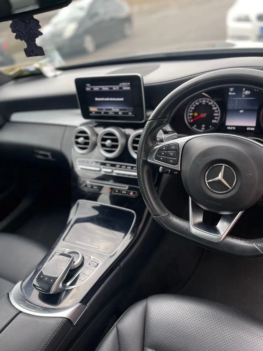 Mercedes Benz 220d AMG line - Image 4