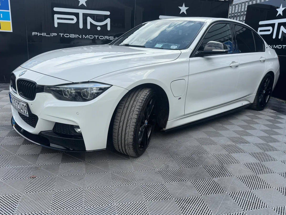 BMW 330e M Sport Shadow Edition M Performance Auto - Image 4