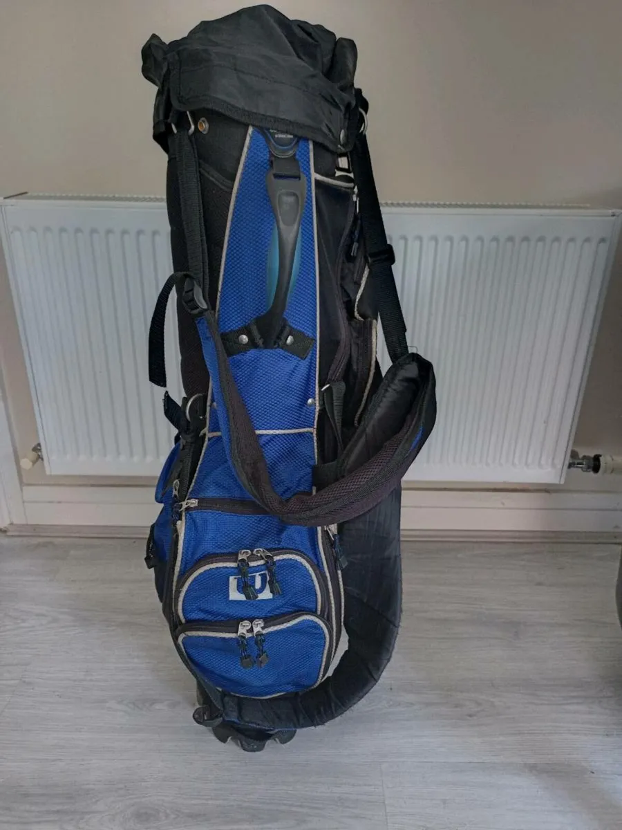 Wilson golf bag with stand. - Image 3