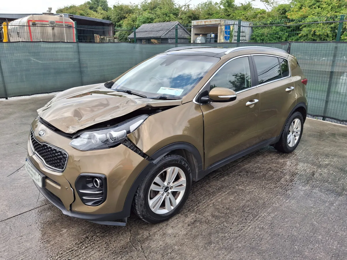2017 Kia Sportage  1.7 Diesel very light damage - Image 4