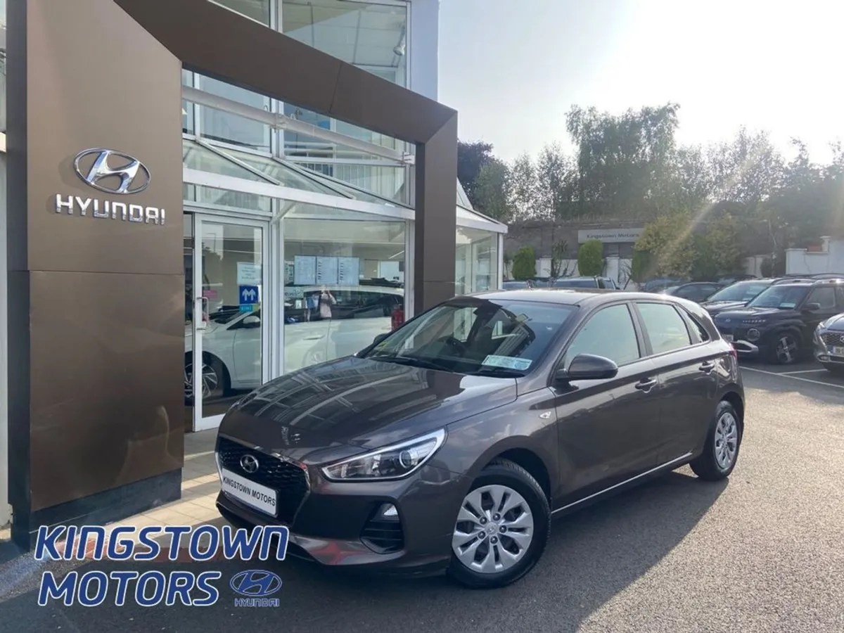 Hyundai i30 i 30 Classic 5DR - Image 1
