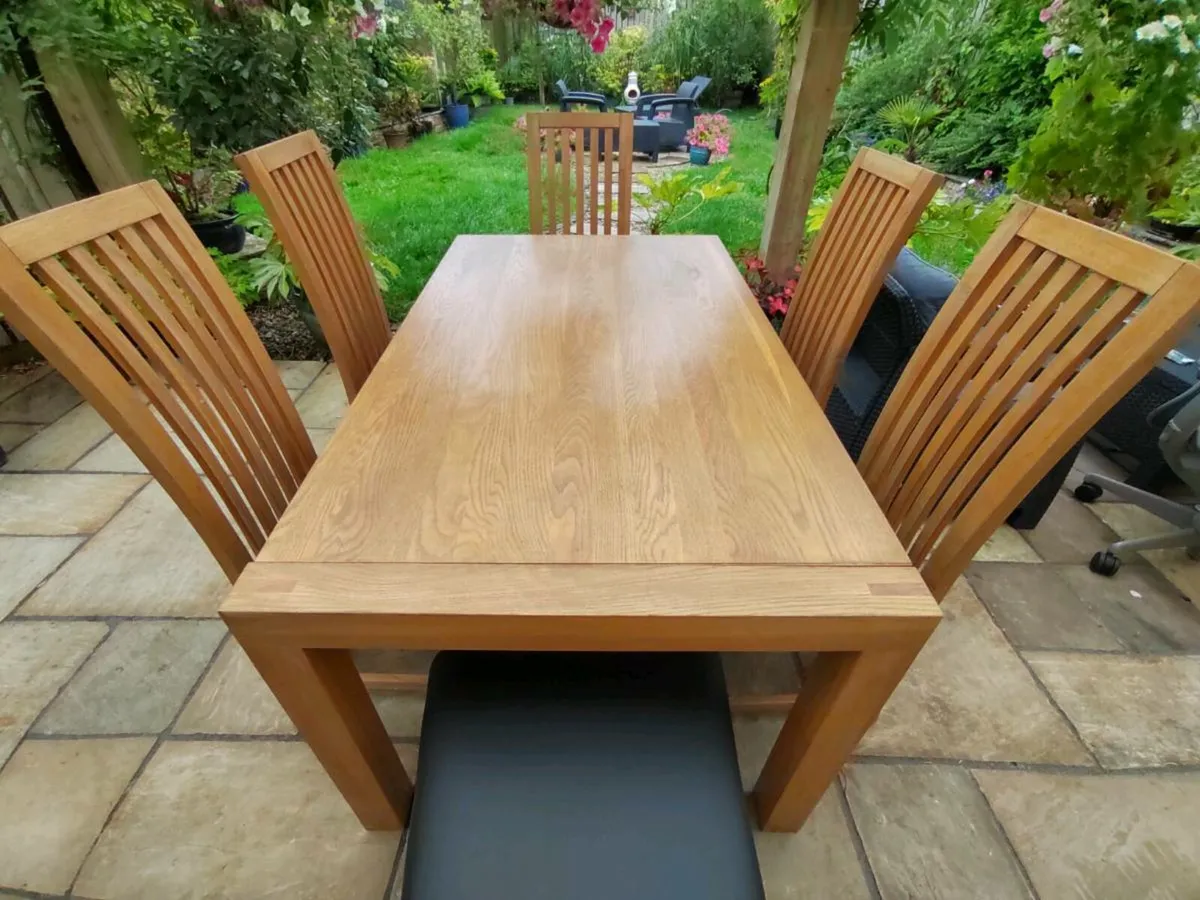 Oak table - Image 1