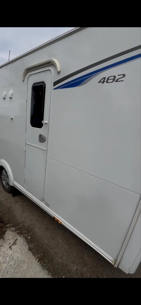 Caravan - Image 2