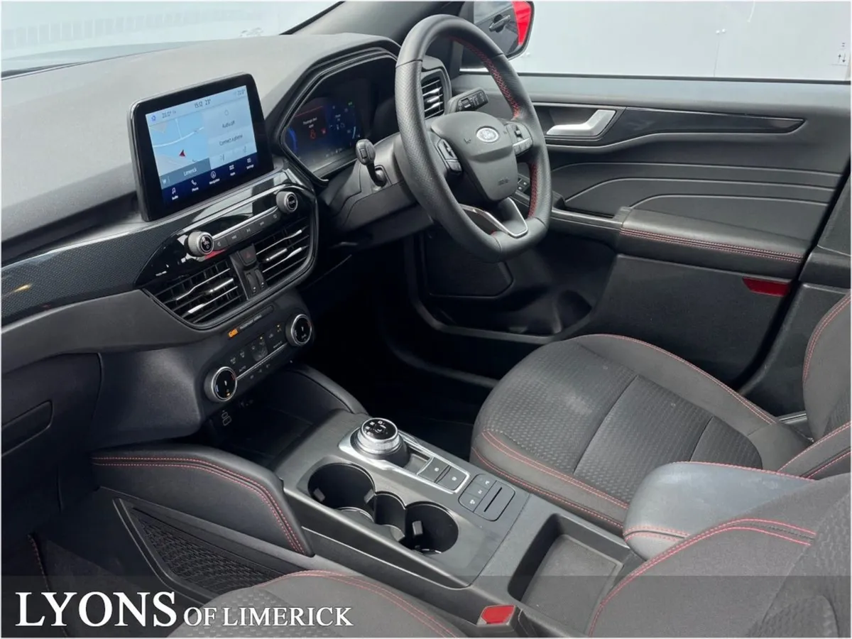 Ford Kuga 2.5 Duratec 225PS Phev St-line Auto - Image 3