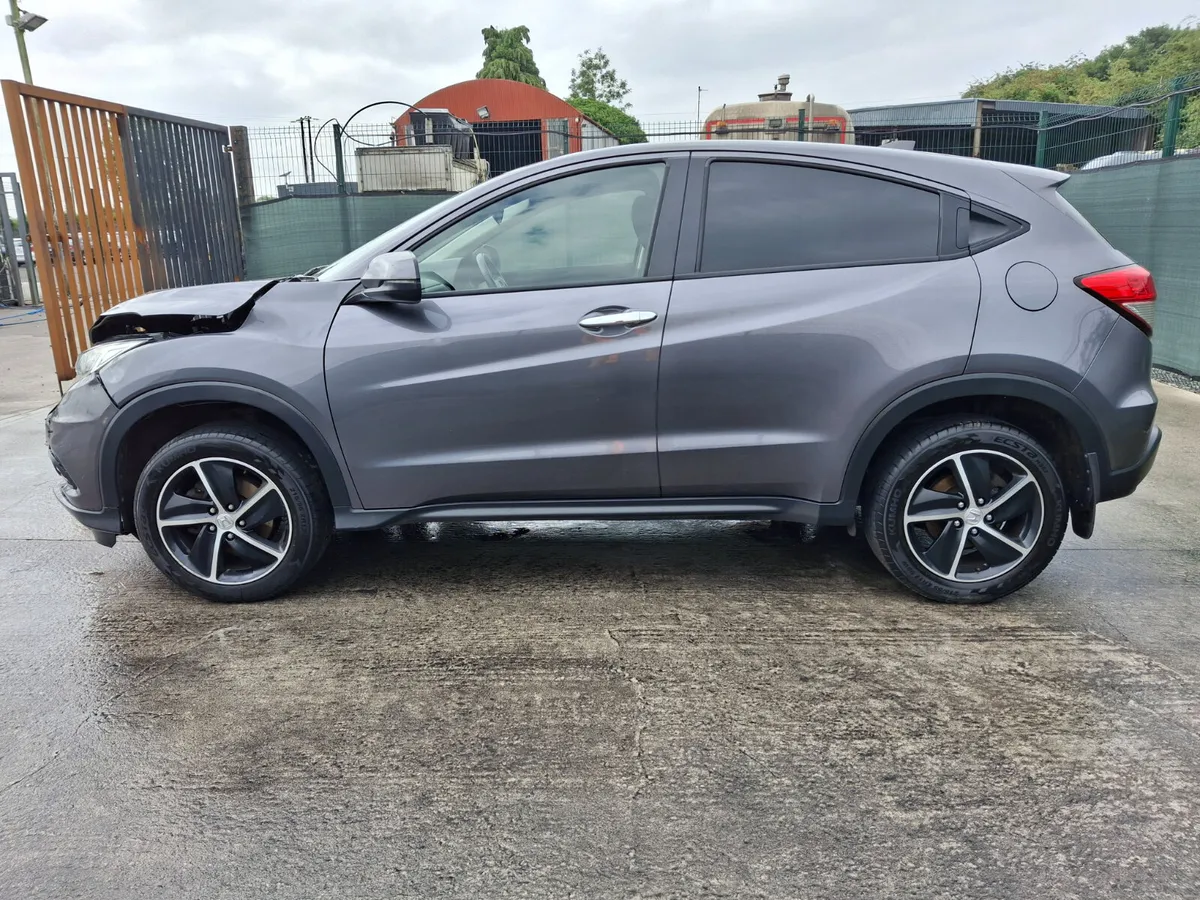 2020 Honda HRV  1.5 VTec  Automatic - Image 3