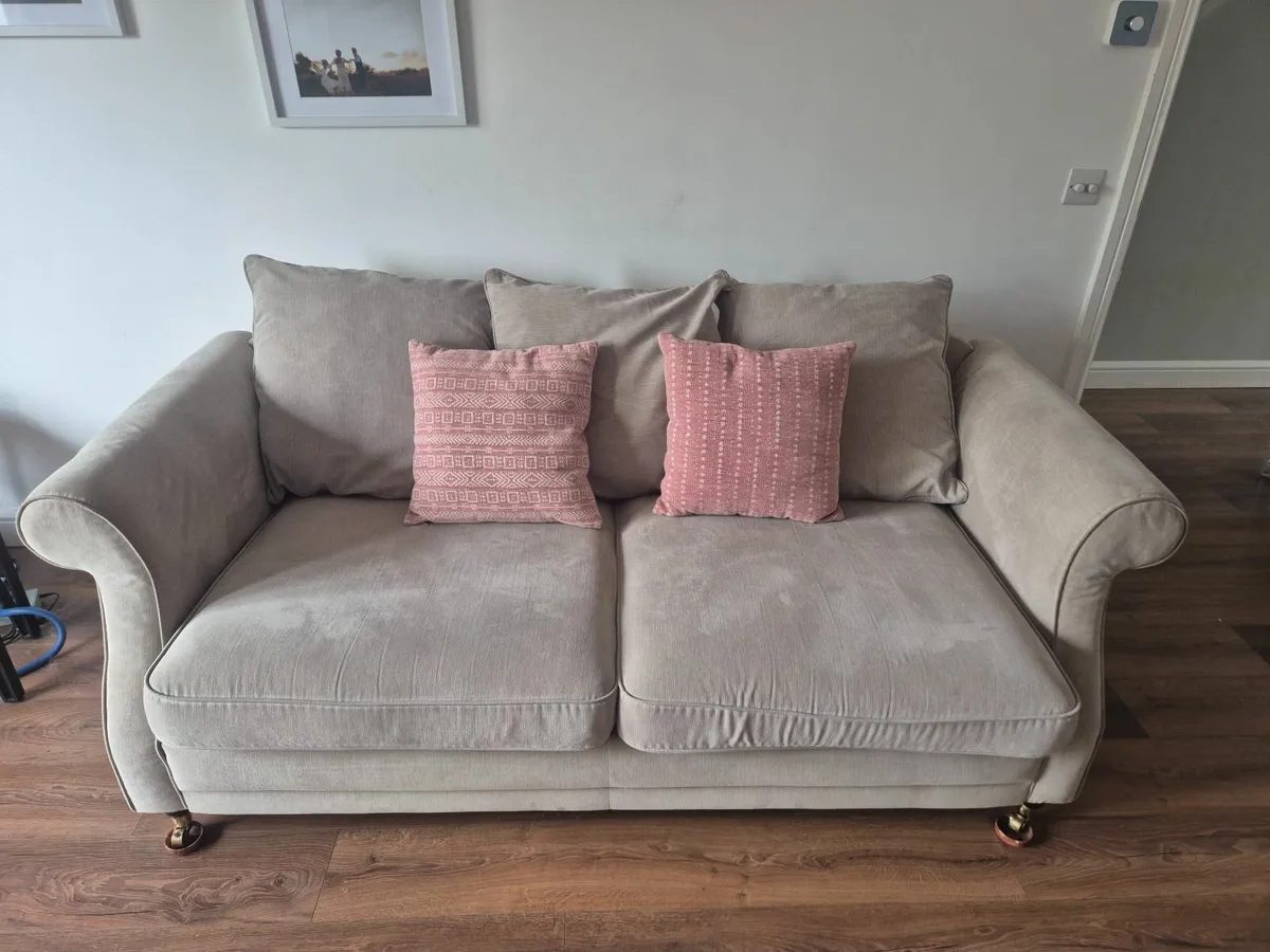 Country Style Couches - Image 3
