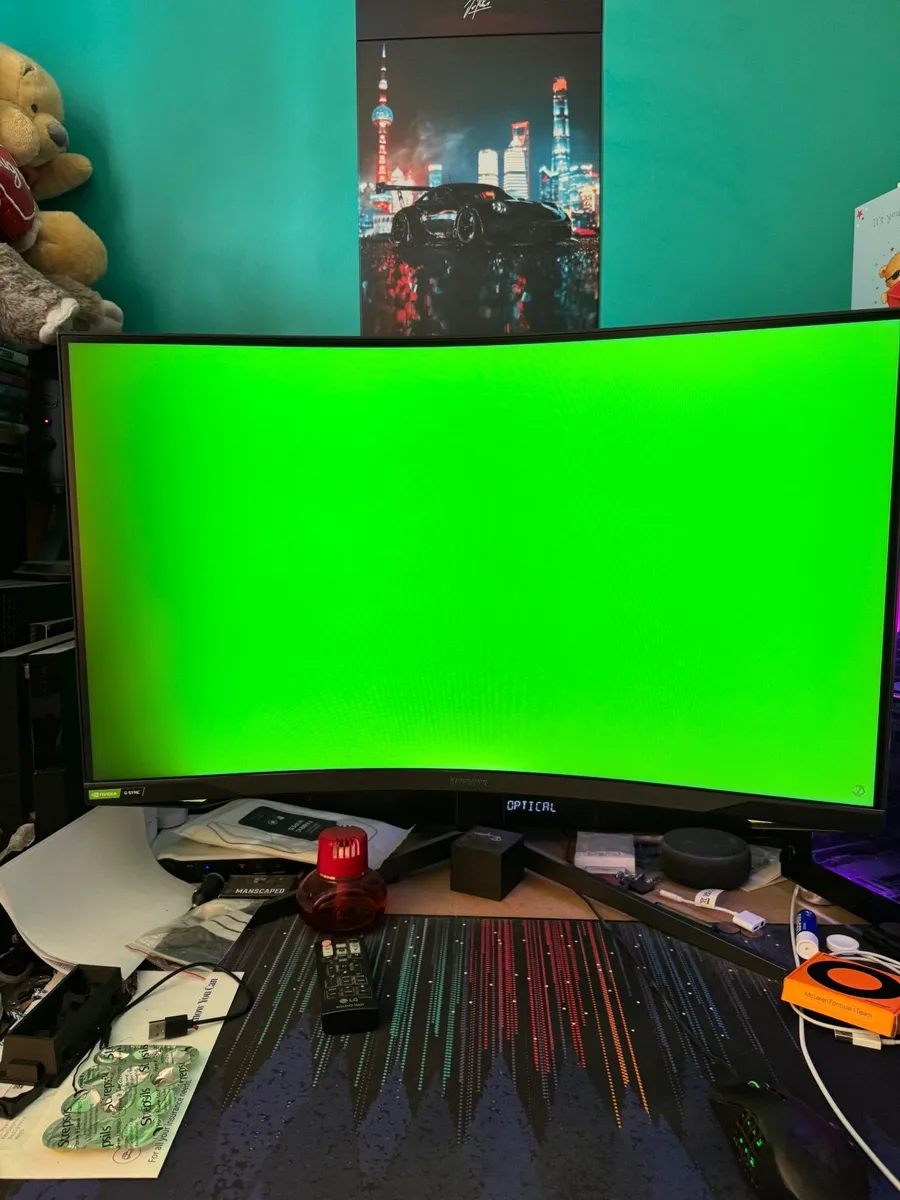 Samsung Odyssey G7 Gaming Monitor - Image 3