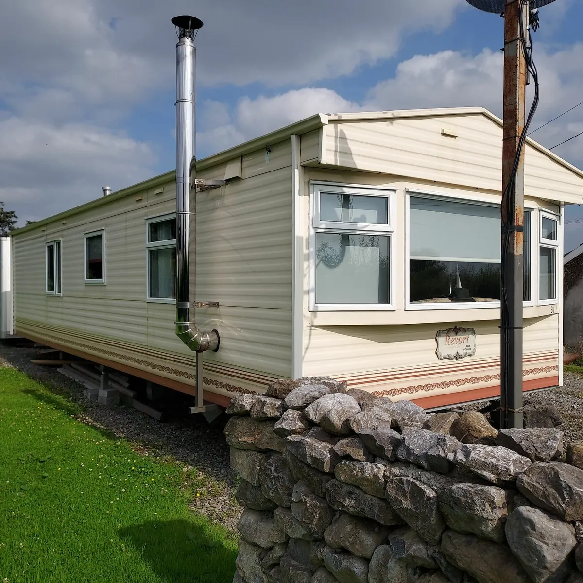 Mobile home - Image 1