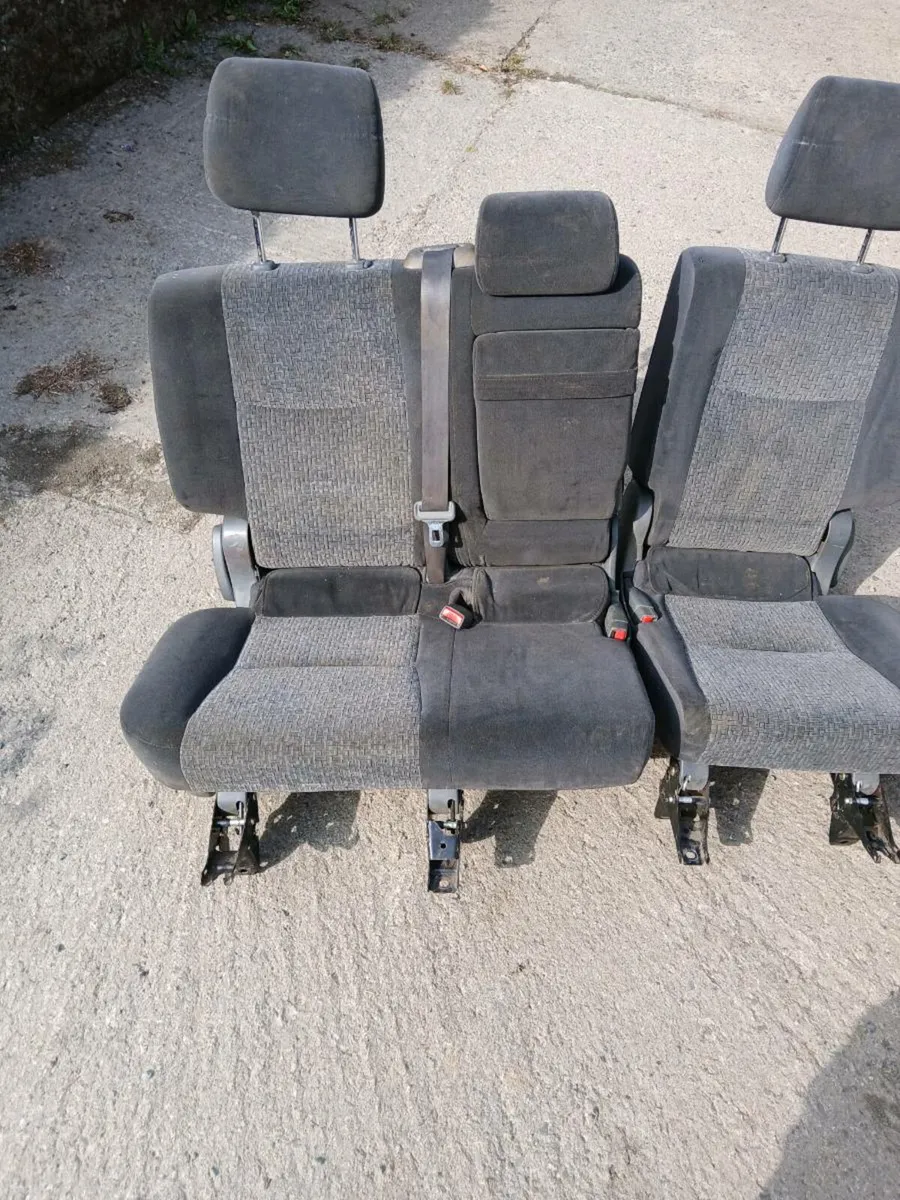 Toyota landcruiser back passenger seats - Image 2