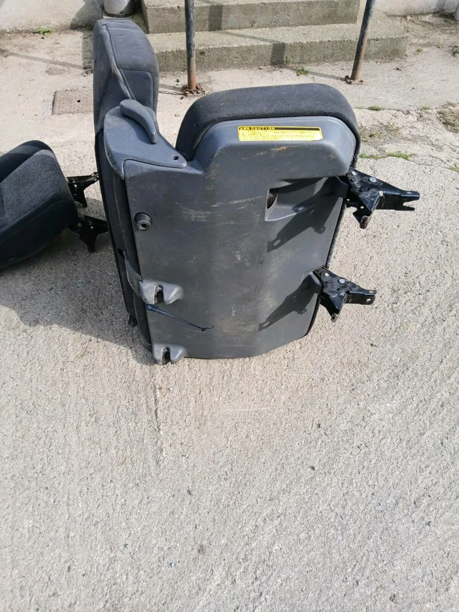 Toyota landcruiser back passenger seats - Image 4