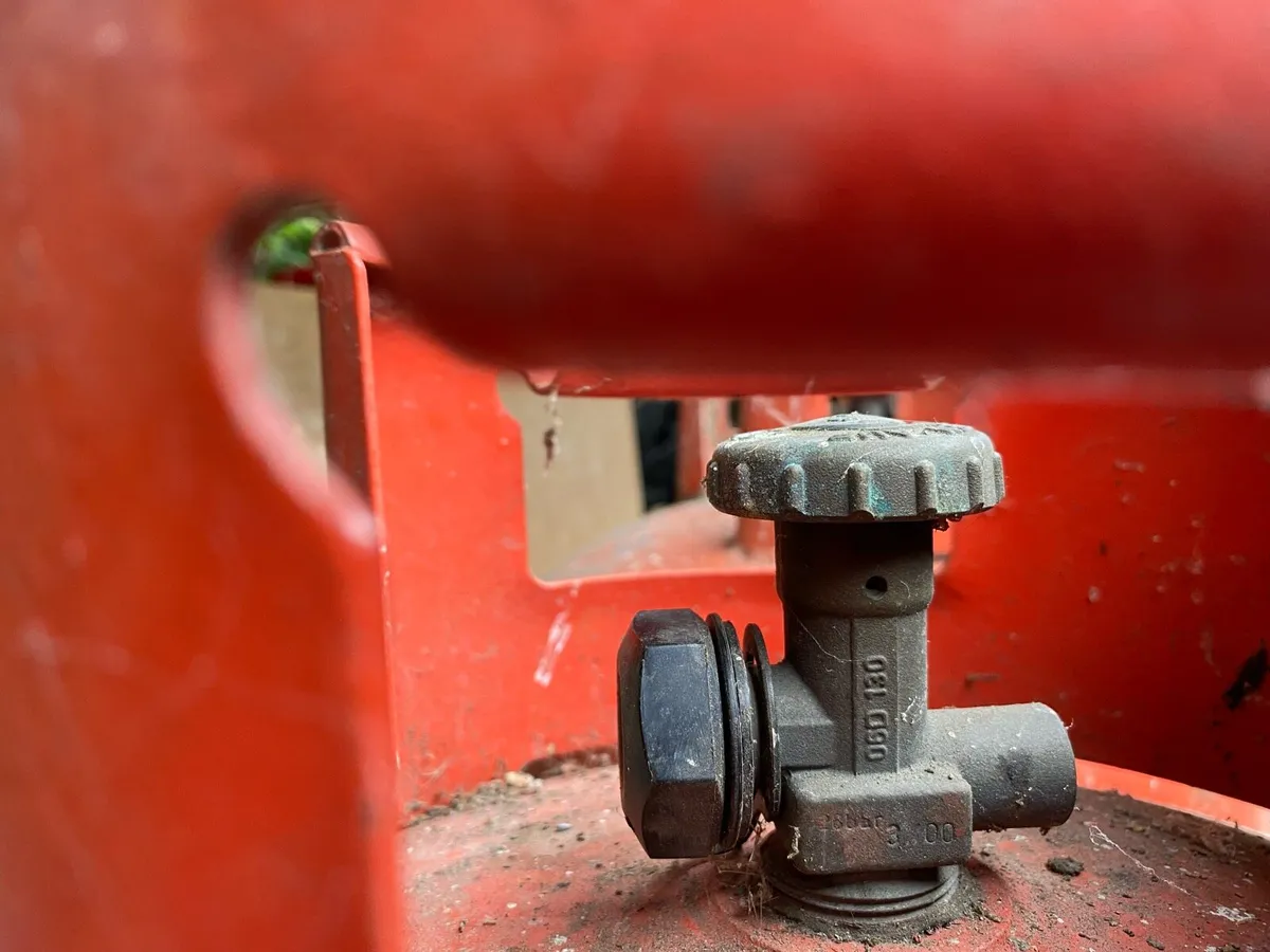 Propane gas - Image 2
