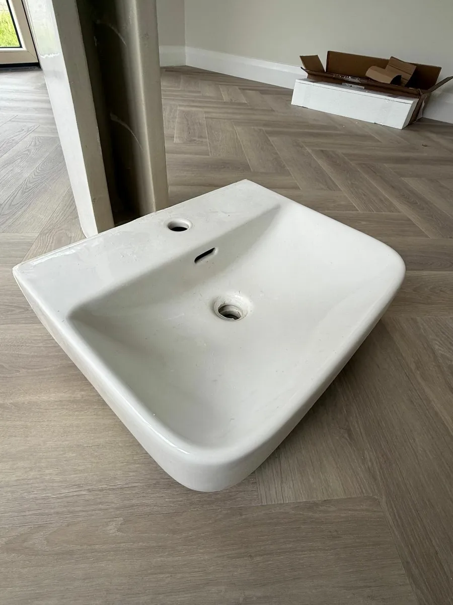 Sonas Bathroom Washbasin & Full Pedestal - Image 2
