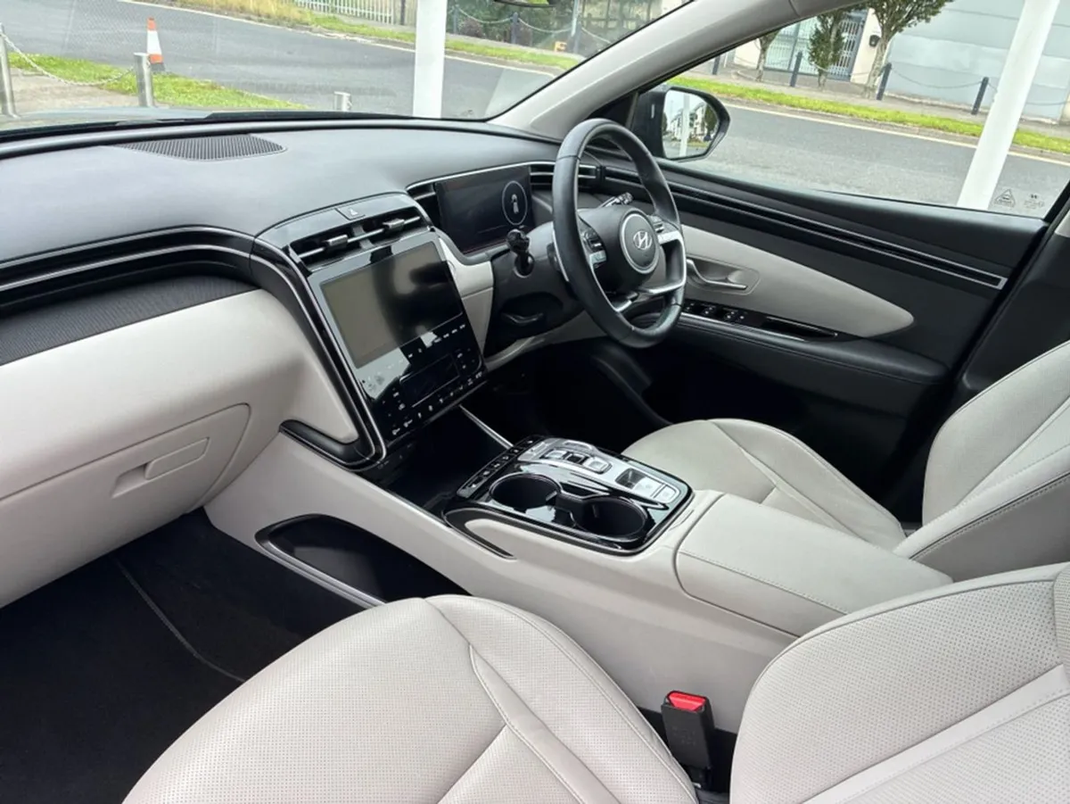 Hyundai Tucson Ix35 Executive Plus HEV 5DR Auto - Image 3