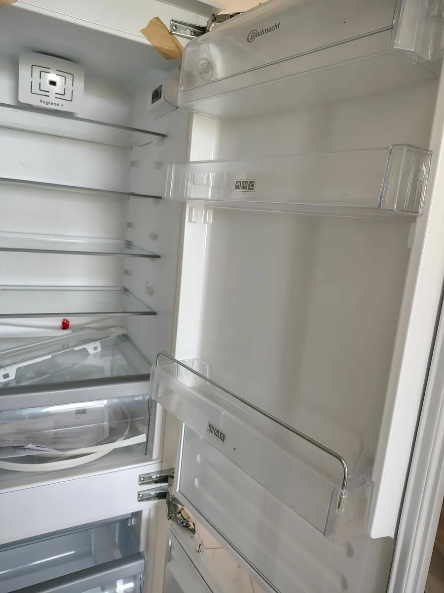 Integrated fridge freezer - Image 2
