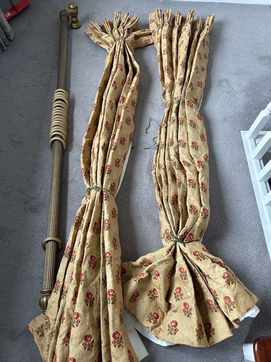 Curtains and Curtain Pole - Image 1