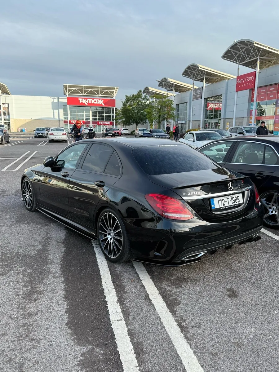 Merc c220d - Image 2