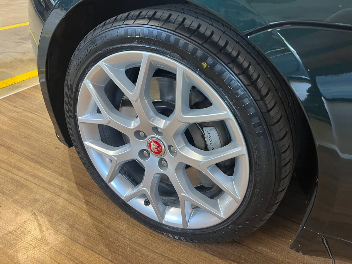 Jaguar F-Type R Dynamic 300Bhp 2018 - Image 3