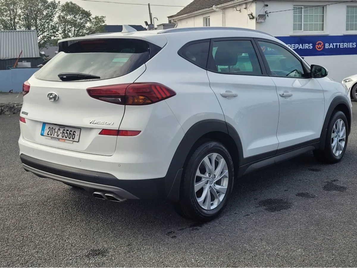 Hyundai Tucson Ix35 Executive 1.6 5DR Diesel - Image 4