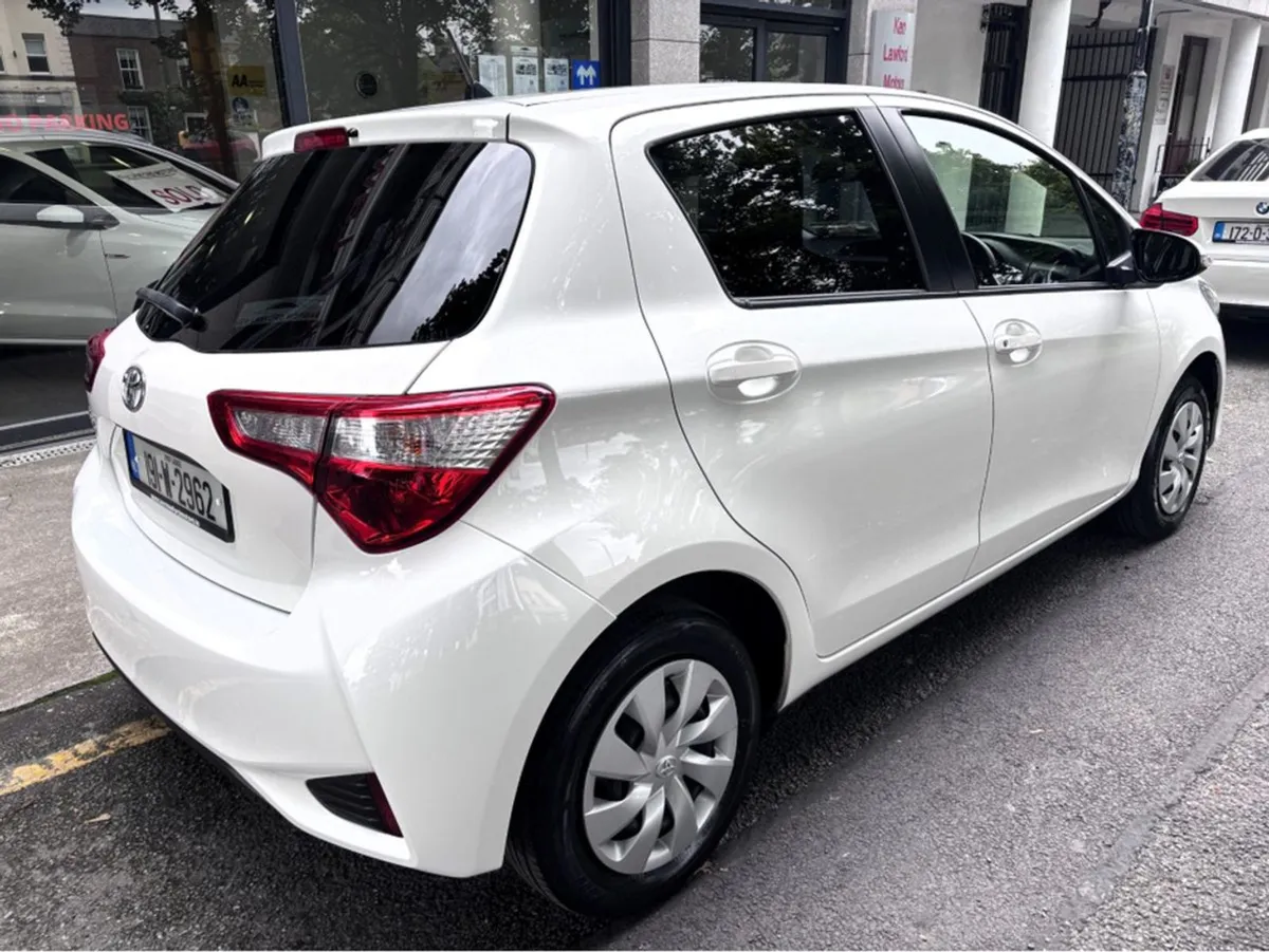 Toyota Yaris Vitz 1.0 Auto 5DR - Image 2