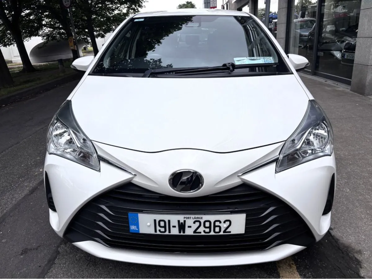 Toyota Yaris Vitz 1.0 Auto 5DR - Image 3