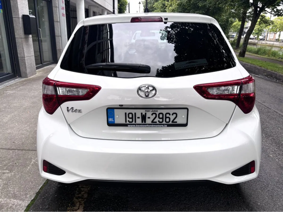 Toyota Yaris Vitz 1.0 Auto 5DR - Image 4