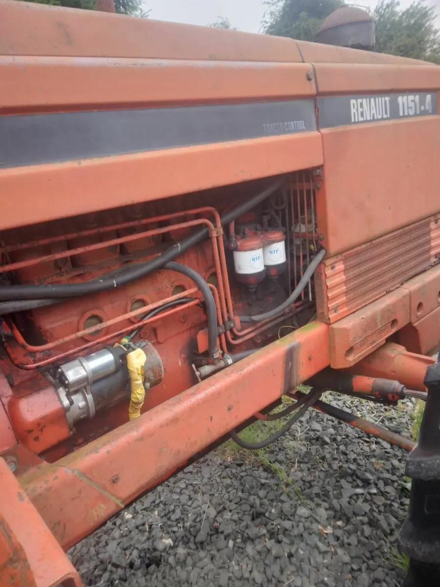 Vintage tractor- Renault 1151-4 - Image 4