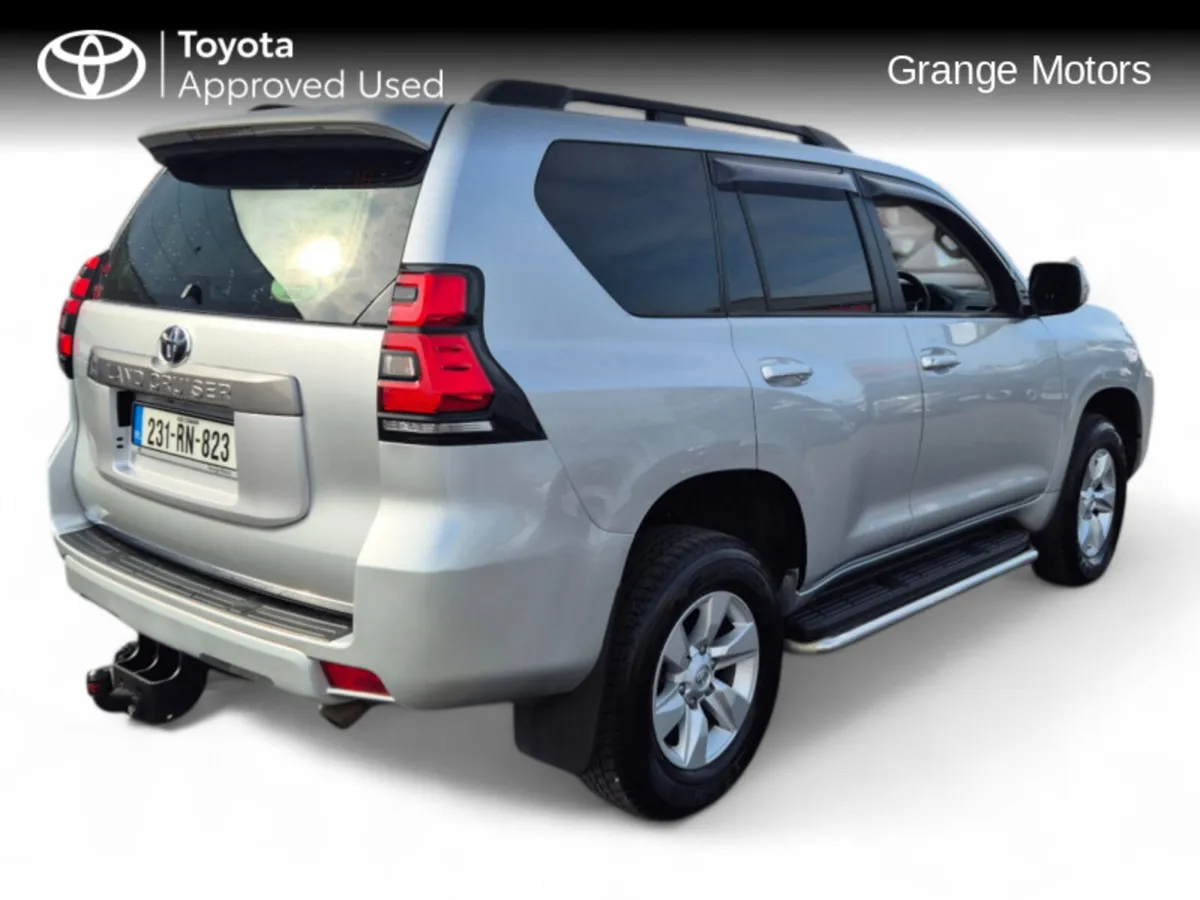 Toyota Land Cruiser 2.8 LWB GX COMM 6 SPEED MANUAL - Image 3