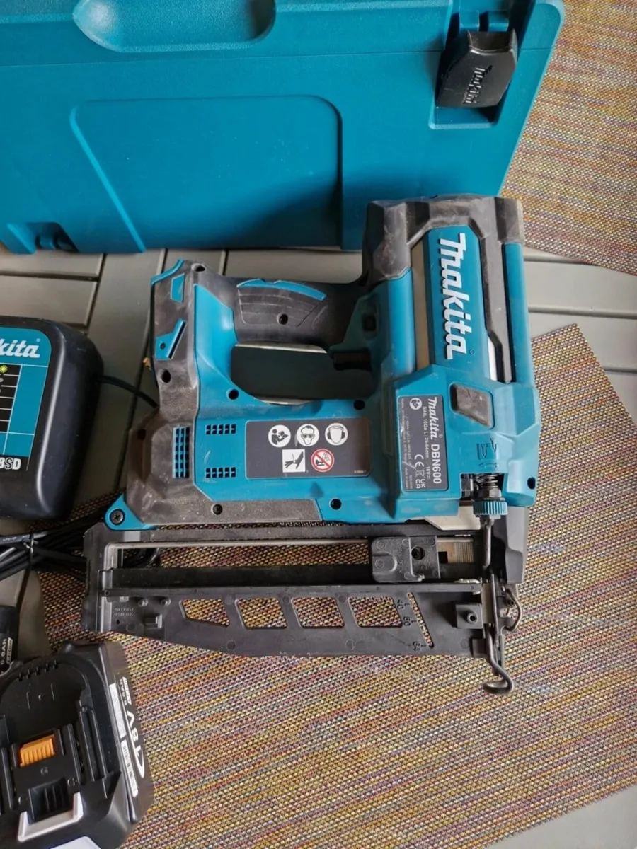 Makita DBN600RTJ 18V LXT 16 Gauge Finish Nailer - Image 2