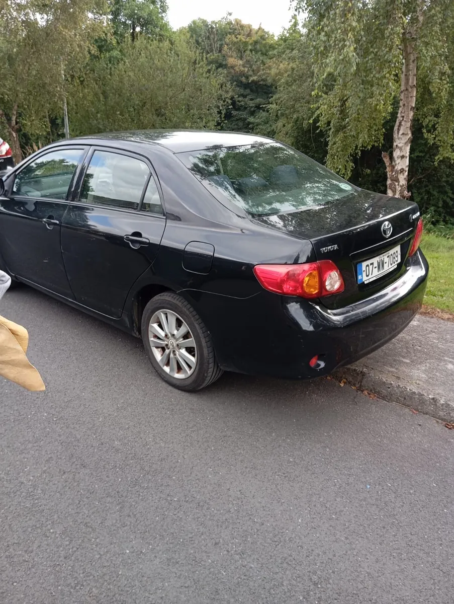 Toyota carolla - Image 2