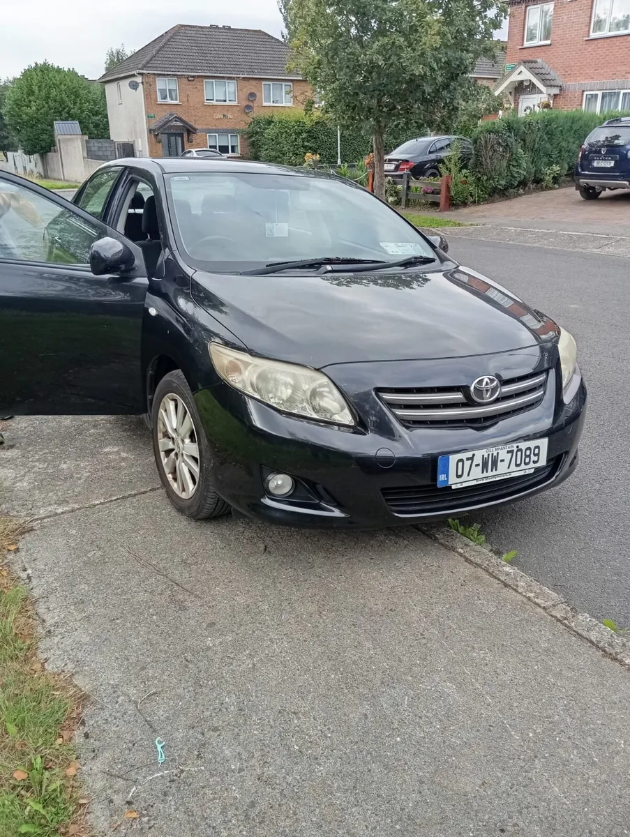 Toyota carolla - Image 4