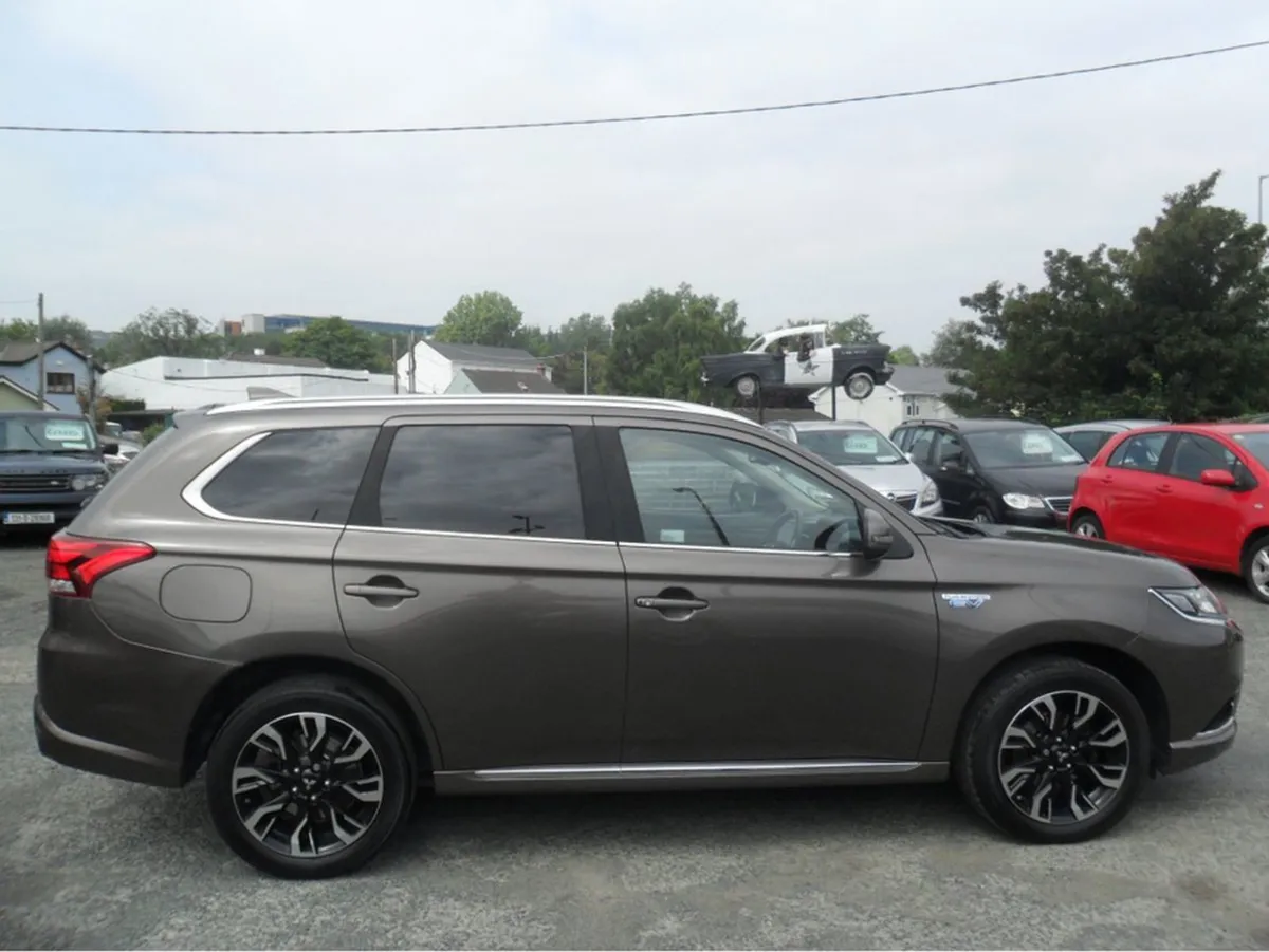 Mitsubishi Outlander 2.0 Juro Phev 4WD 20 200BHP - Image 2